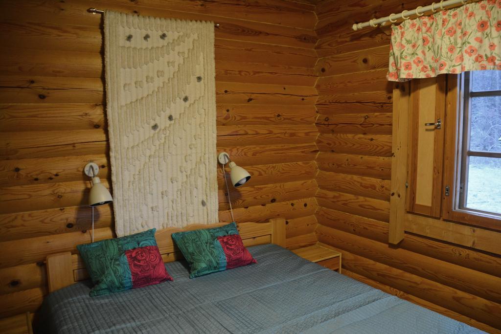 Lomapesae Cottages Pertunmaa Szoba fotó