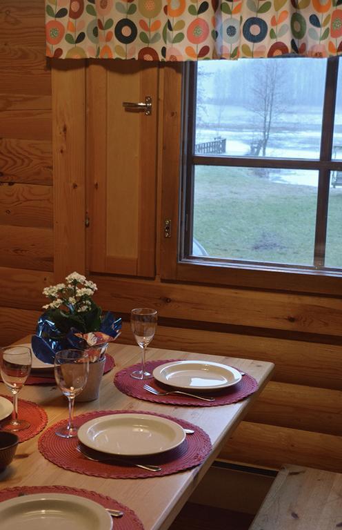 Lomapesae Cottages Pertunmaa Szoba fotó