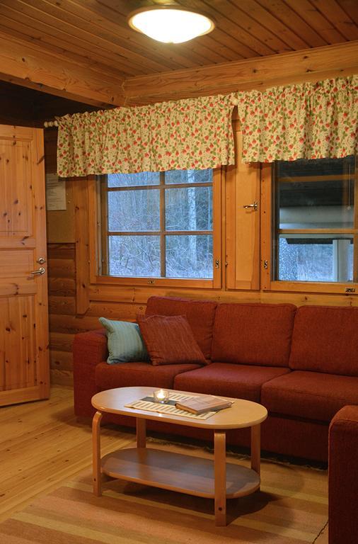 Lomapesae Cottages Pertunmaa Szoba fotó