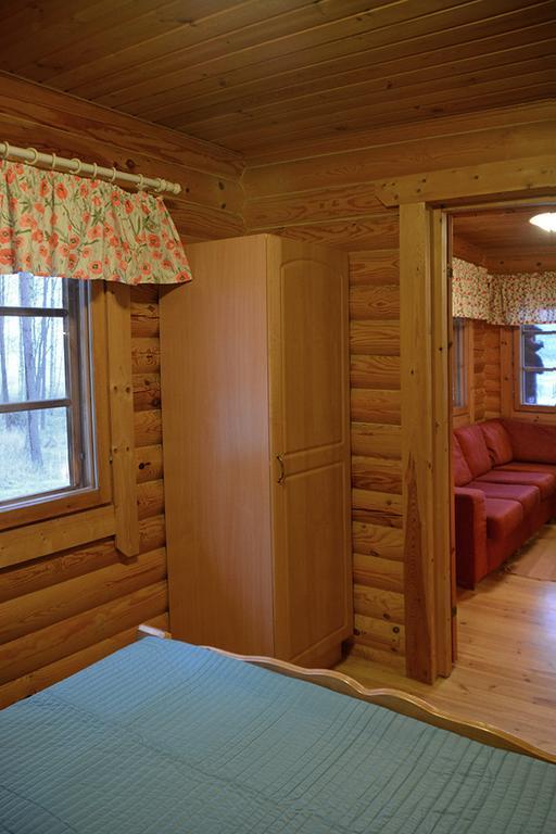 Lomapesae Cottages Pertunmaa Szoba fotó
